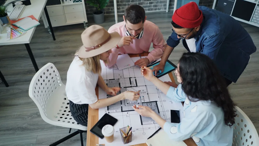 artisan local discutant de son projet de site internet avec un consultant numérique