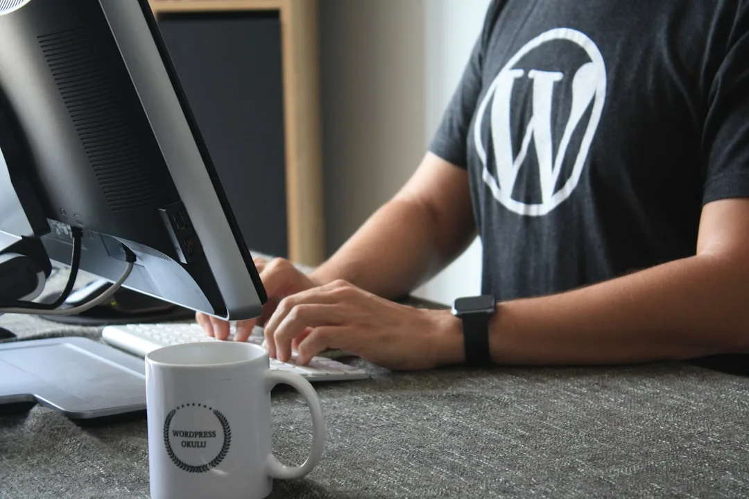 webmaster freelance créant un site vitrine pour artisan Loire-Atlantique