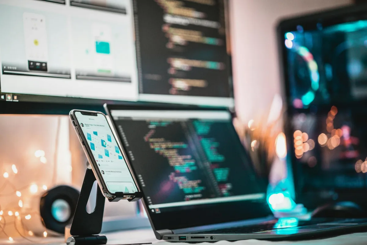 site internet vitrine artisan sur ordinateur et smartphone résultat professionnel